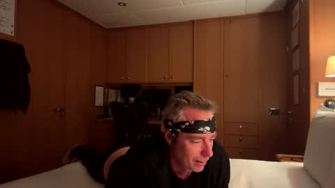 Snapshot of meau_lest chatting on October 31, 11:06 pm Meau Lest online show from October 31, 11:06 pm