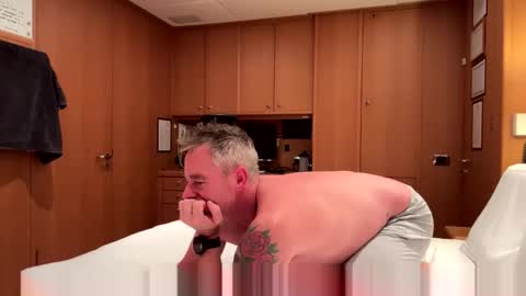 Snapshot of meau_lest chatting on November 6, 9:48 pm Meau Lest online show from November 6, 9:48 pm