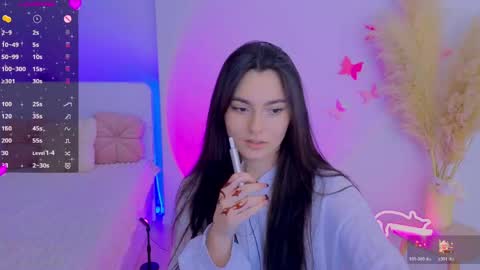 Dina online show from April 13, 9:09 pm