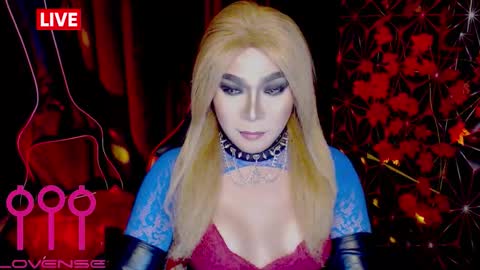 THE QUEEN ALPHA   Queen Medusa Prey online show from November 16, 7:19 pm