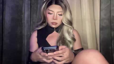 GODDESS OF ALL GODDESSES online show from October 27, 5:39 pm