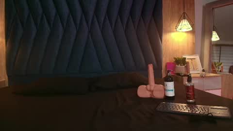 M E G A N  online show from June 9, 8:42 pm