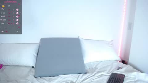 Snapshot of megan_bluee_ chatting on December 11, 3:26 pm Megan Bluee online show from December 11, 3:26 pm