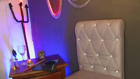 Snapshot of megan_brown4 chatting on February 27, 4:34 am Megan online show from February 27, 4:34 am