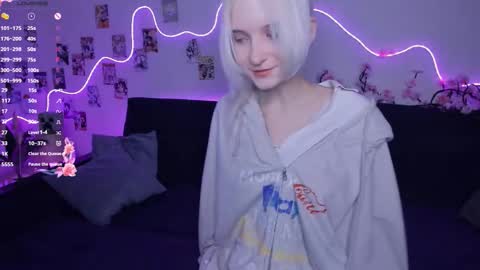 Snapshot of megan_chan chatting on November 16, 9:31 pm Megan and Anna online show from November 16, 9:31 pm