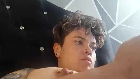 Snapshot of megan_coop3r_ chatting on October 22, 11:54 am Megan and sophi online show from October 22, 11:54 am