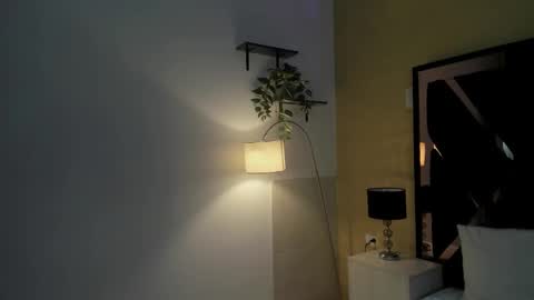     online show from March 26, 11:49 am