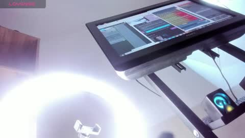     online show from April 20, 11:57 am