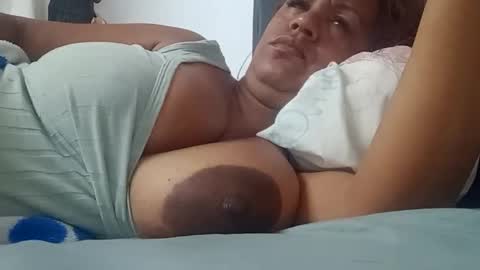 Snapshot of megan_greyxx chatting on December 4, 1:04 am megan_greyxx online show from December 4, 1:04 am