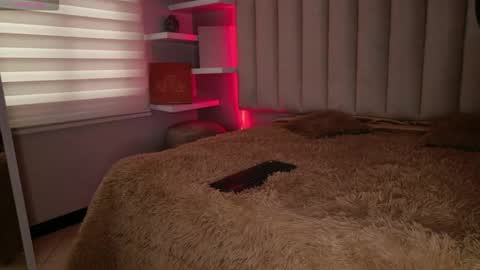     online show from November 24, 1:55 pm