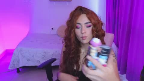 Snapshot of megan_ricci chatting on February 22, 9:59 pm                 Laura                 online show from February 22, 9:59 pm