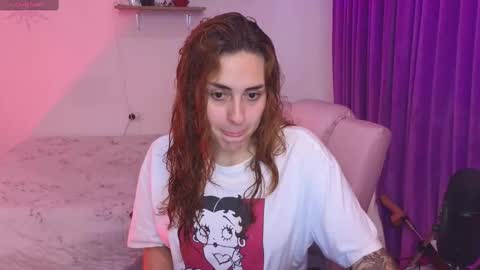 Snapshot of megan_ricci chatting on October 9, 10:41 pm                 Laura                 online show from October 9, 10:41 pm