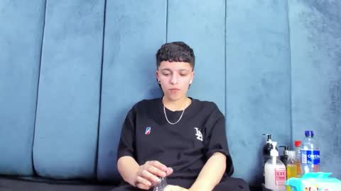 megan_thompsonn_ online show from March 12, 2:50 am