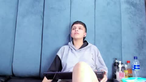 megan_thompsonn_ online show from March 21, 8:19 am