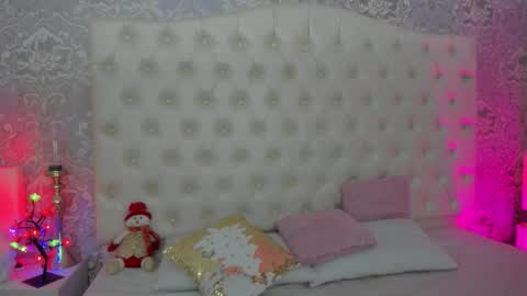 megan_tower online show from December 18, 7:09 pm