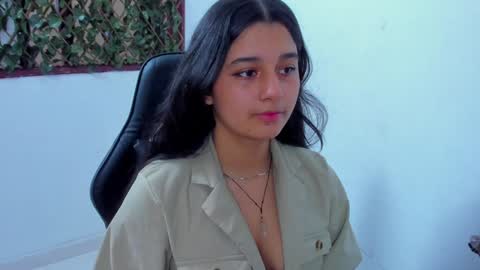 megan white 01  online show from December 5, 8:00 pm