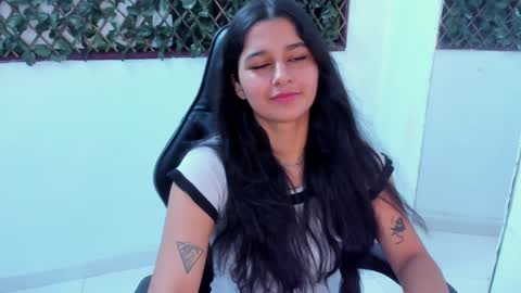 megan white 01  online show from January 18, 9:13 am