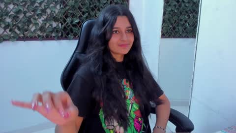 megan white 01  online show from January 27, 9:44 am