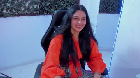 megan white 01  online show from January 28, 5:32 am