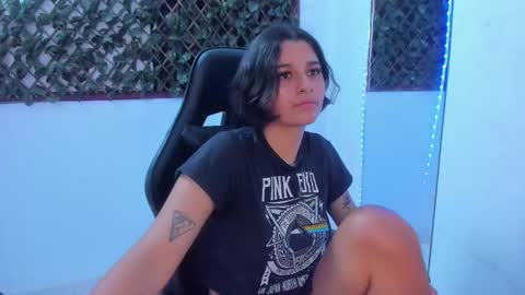 megan white 01  online show from March 6, 10:41 am