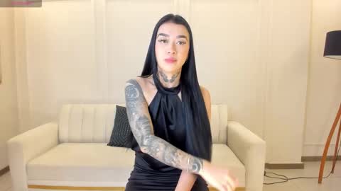 Snapshot of megancross1 chatting on November 5, 4:01 am Megan Cross online show from November 5, 4:01 am