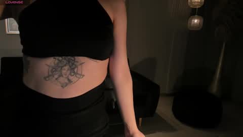 Snapshot of megancross1 chatting on November 11, 3:28 am Megan Cross online show from November 11, 3:28 am