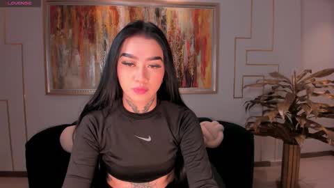 Snapshot of megancross1 chatting on November 26, 4:02 am Megan Cross online show from November 26, 4:02 am