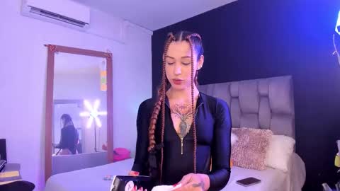 Emma Cyrus online show from February 28, 10:33 pm