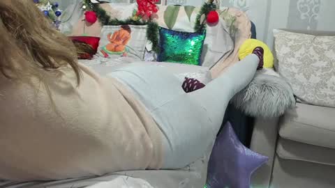 Nicki--------- Welcome to my Room online show from January 15, 7:01 pm