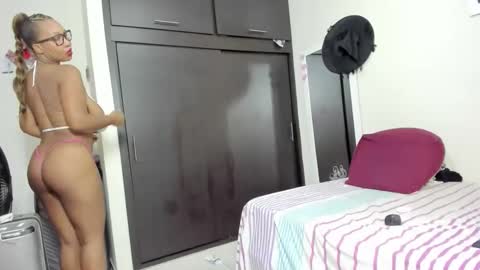 megan        online show from October 22, 4:13 am