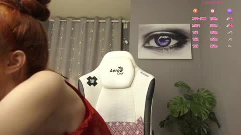 Snapshot of meganiex chatting on February 8, 3:32 am MeganieX online show from February 8, 3:32 am