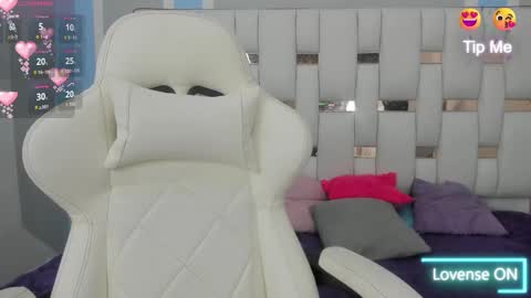 Megan Queen online show from November 15, 1:07 pm