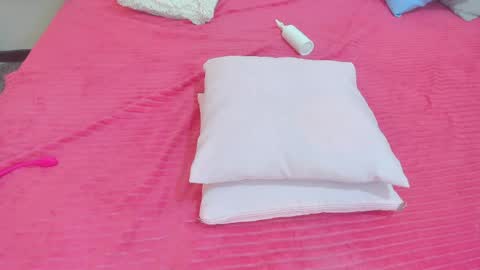 Snapshot of meganqueen2 chatting on April 1, 1:41 pm Megan Queen online show from April 1, 1:41 pm