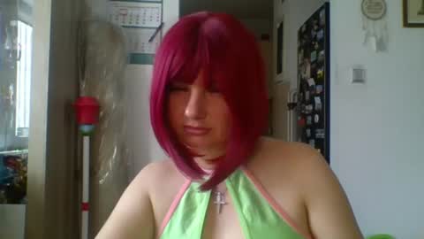 Snapshot of meganwetpussy chatting on July 8, 9:25 am Megan online show from July 8, 9:25 am