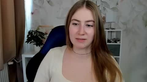 Snapshot of meganx_candy chatting on April 23, 12:29 pm Megan online show from April 23, 12:29 pm