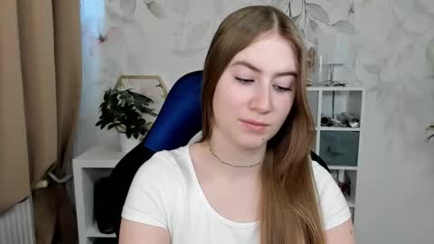 Snapshot of meganx_candy chatting on May 22, 5:47 am Megan online show from May 22, 5:47 am