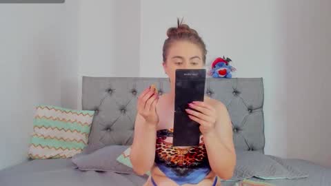 megansammy online show from December 22, 7:33 pm