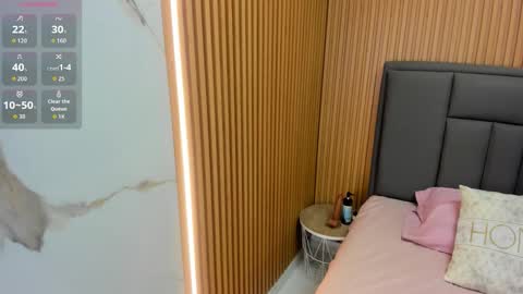 M E G A N  online show from November 18, 2:50 am