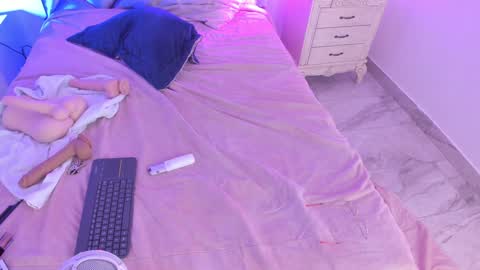 Snapshot of megaraowen_ chatting on January 3, 7:38 am M E G A R A online show from January 3, 7:38 am