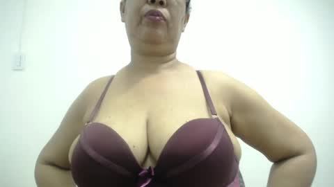 Snapshot of megatitsxxx chatting on February 26, 5:39 pm milfpleasure online show from February 26, 5:39 pm