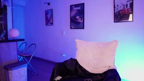 megga_bluee online show from November 9, 11:36 pm