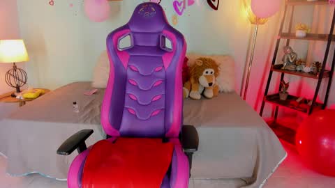 Snapshot of meggan_jade chatting on February 27, 1:16 am Meggan online show from February 27, 1:16 am