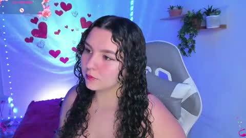 Snapshot of meggan_millerr chatting on July 31, 12:43 am online show from July 31, 12:43 am
