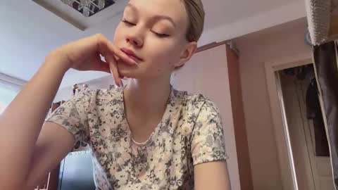 Snapshot of megganskurski chatting on February 23, 8:12 am Mia online show from February 23, 8:12 am