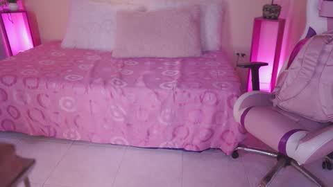 Meggie 1J online show from November 24, 11:04 pm