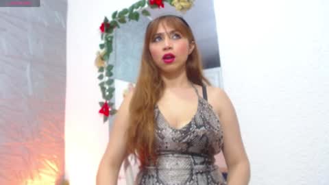 Snapshot of meghan_crouch chatting on December 6, 8:18 pm MEGHAN online show from December 6, 8:18 pm
