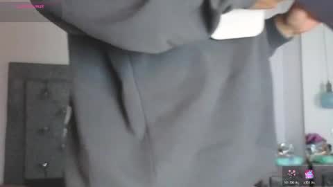 Meghan  online show from December 16, 8:03 pm