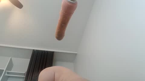 meheriuk68 online show from April 12, 8:36 pm