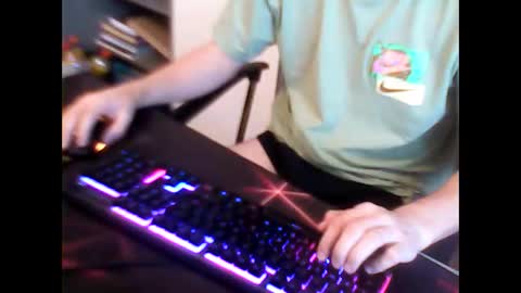 Snapshot of meks5544 chatting on December 31, 10:48 am meks5544 online show from December 31, 10:48 am