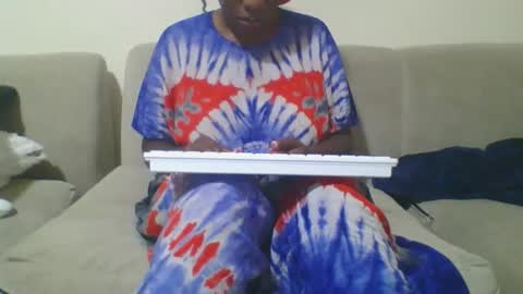 pretty online show from November 17, 7:14 am